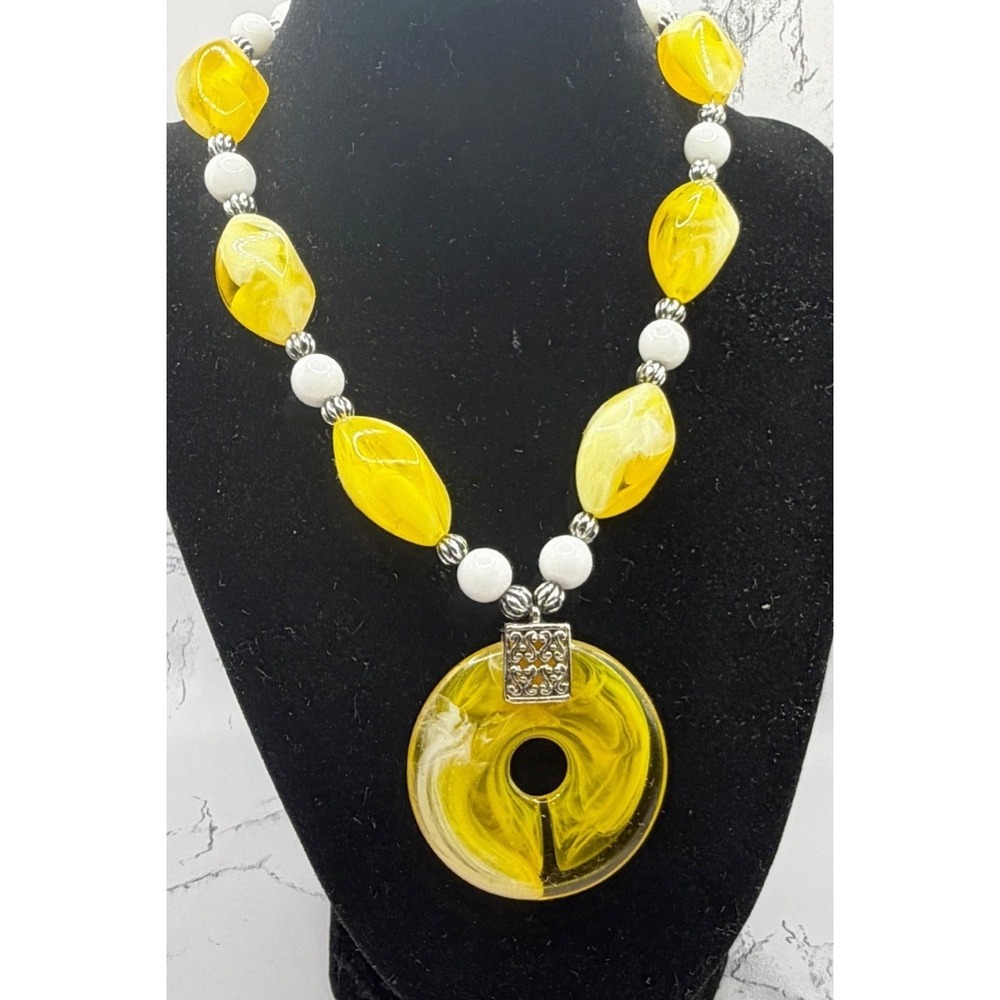 Yellow Swirl Disc Pendant Necklace White Beads Silver‎ Tone 17-19"